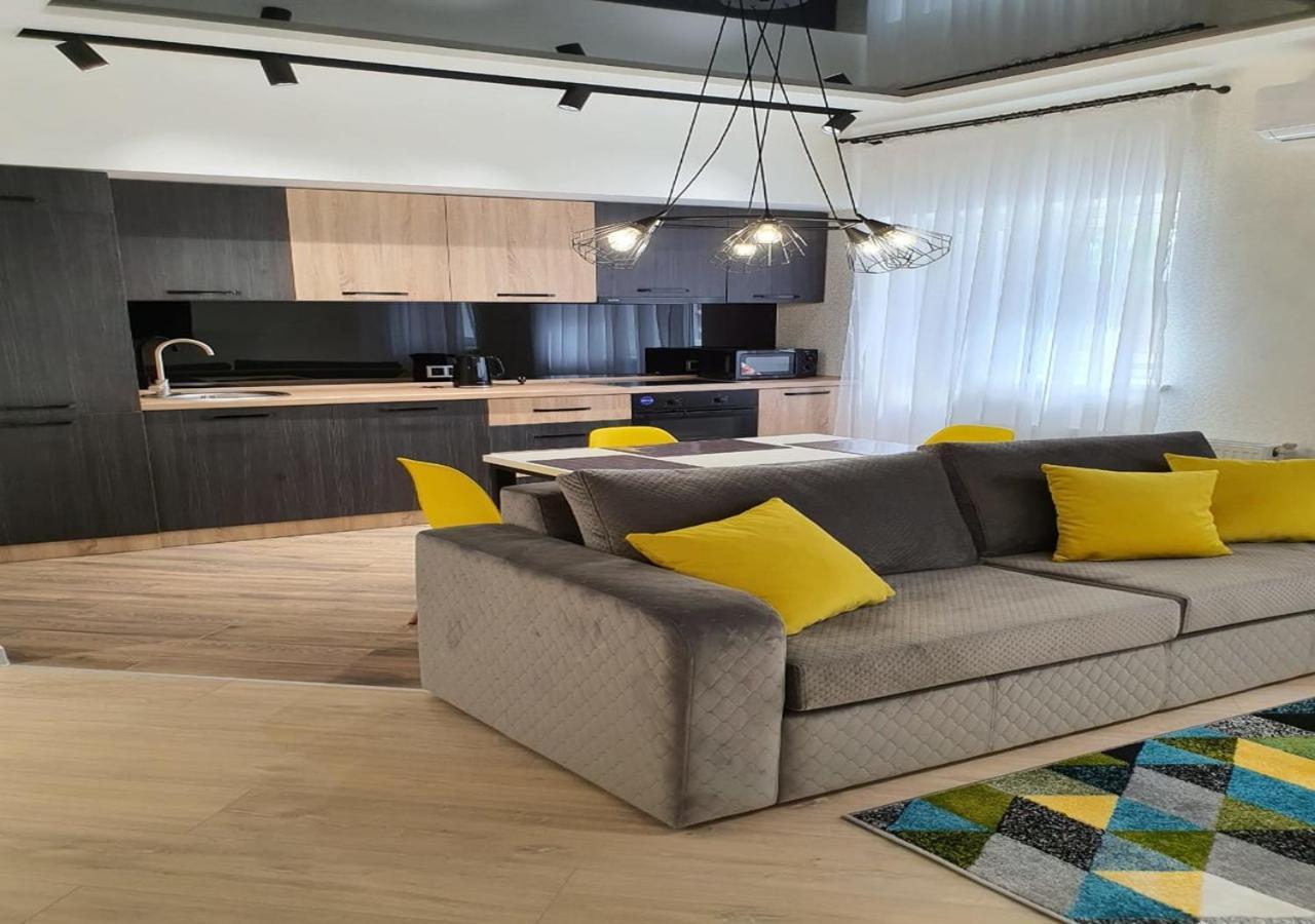 New Lux Apartment 2020 Kharkov Ngoại thất bức ảnh