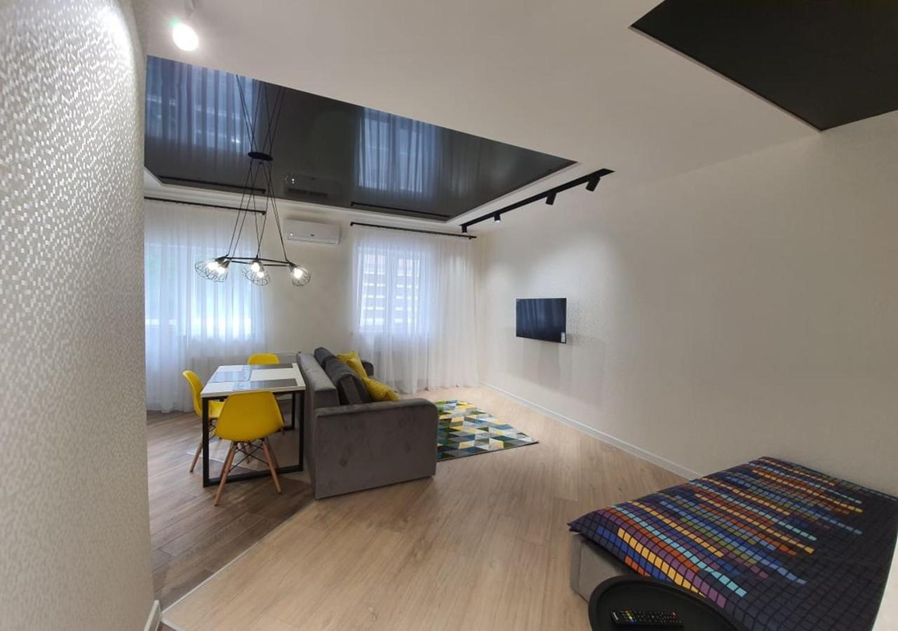 New Lux Apartment 2020 Kharkov Ngoại thất bức ảnh